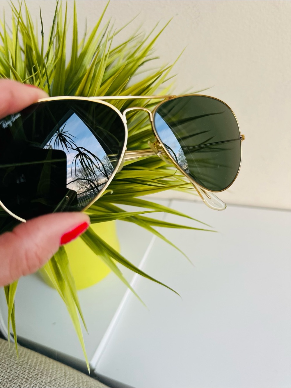 Rayban | Aviator Sunglasses with Green Lenses and Gold Frame